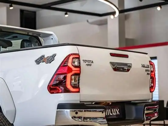 TOYOTA-HILUX-2026