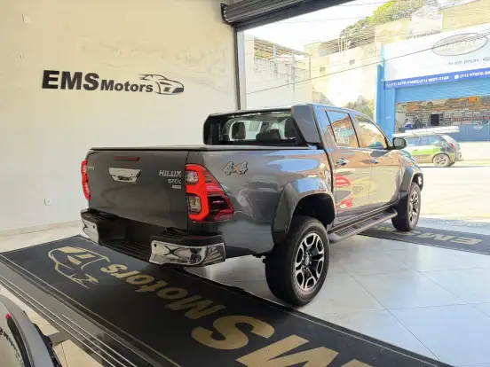 TOYOTA-HILUX-2.8 D-4D TURBO DIESEL CD SRX PLUS 4X4 AUTOMÁTICO TOYOTA-HILUX-2026