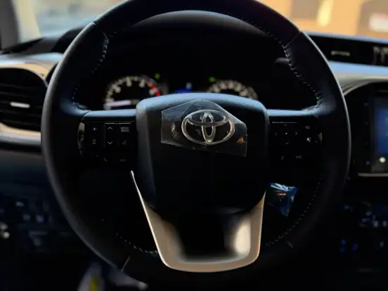 TOYOTA-HILUX-2.8 D-4D TURBO DIESEL CD SRX PLUS 4X4 AUTOMÁTICO TOYOTA-HILUX-2026