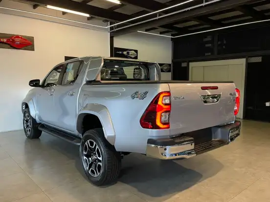 TOYOTA-HILUX-2.8 D-4D TURBO DIESEL CD SRX PLUS 4X4 AUTOMÁTICO TOYOTA-HILUX-2026