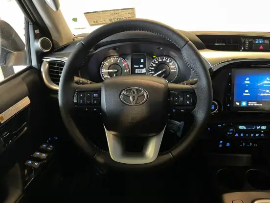 TOYOTA-HILUX-2.8 D-4D TURBO DIESEL CD SRX PLUS 4X4 AUTOMÁTICO TOYOTA-HILUX-2026