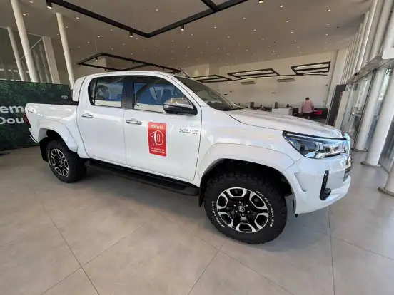 TOYOTA-HILUX-2026