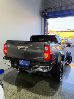 TOYOTA-HILUX-2024