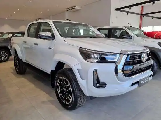 TOYOTA-HILUX-2.8 D-4D TURBO DIESEL CD SRX PLUS 4X4 AUTOMÁTICO TOYOTA-HILUX-2026
