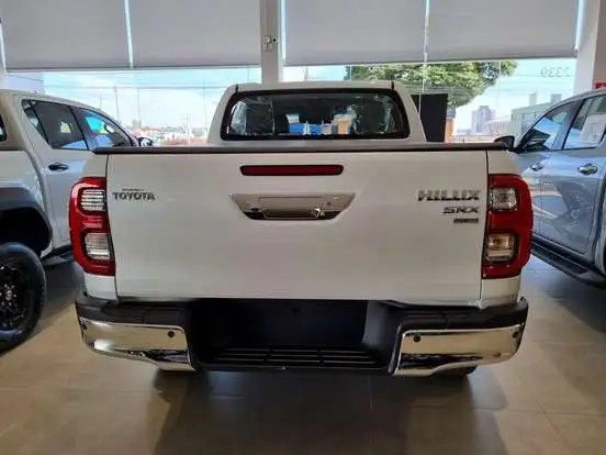 TOYOTA-HILUX-2.8 D-4D TURBO DIESEL CD SRX PLUS 4X4 AUTOMÁTICO TOYOTA-HILUX-2026