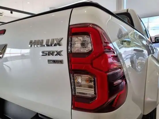 TOYOTA-HILUX-2026