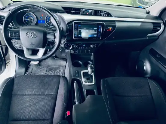 TOYOTA-HILUX-2019