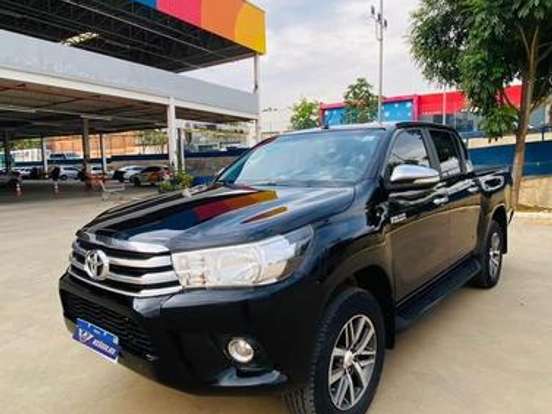 TOYOTA-HILUX-2.7 SR 4X2 CD 16V FLEX 4P AUTOMÁTICO TOYOTA-HILUX-2017