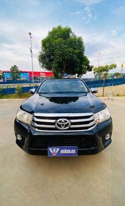 TOYOTA-HILUX-2017