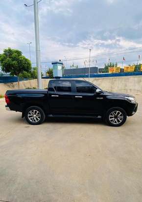 TOYOTA-HILUX-2017