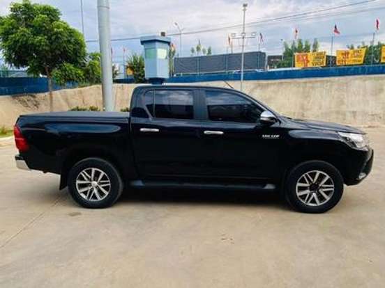 TOYOTA-HILUX-2.7 SR 4X2 CD 16V FLEX 4P AUTOMÁTICO TOYOTA-HILUX-2017