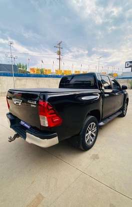 TOYOTA-HILUX-2017