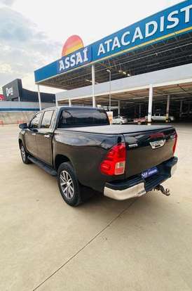 TOYOTA-HILUX-2017