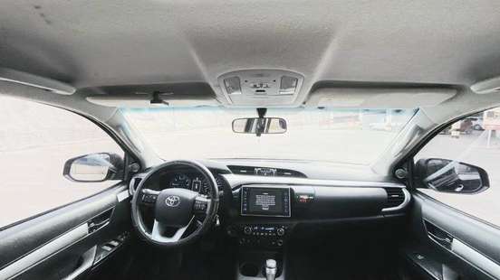TOYOTA-HILUX-2017