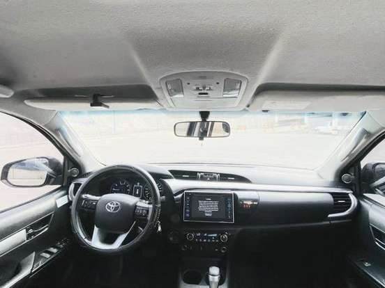 TOYOTA-HILUX-2.7 SR 4X2 CD 16V FLEX 4P AUTOMÁTICO TOYOTA-HILUX-2017