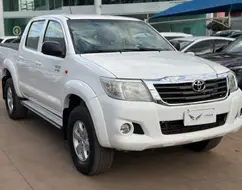 TOYOTA HILUX 2.7 SR 4X2 CD 16V FLEX 4P AUTOMÁTICO TOYOTA HILUX 2.7 SR 4X2 CD 16V FLEX 4P AUTOMÁTICO