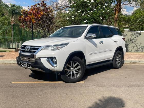 TOYOTA HILUX 2.7 SR 4X2 CD 16V FLEX 4P AUTOMÁTICO