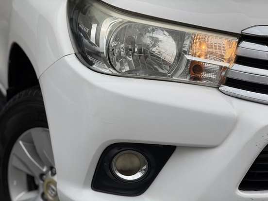 TOYOTA-HILUX-2016