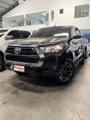 TOYOTA-HILUX-2021