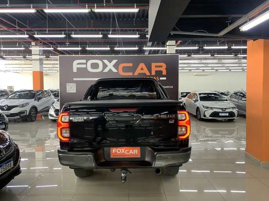 TOYOTA-HILUX-2022