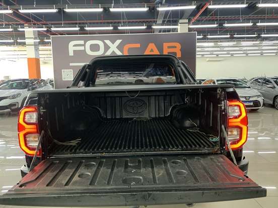 TOYOTA-HILUX-2022
