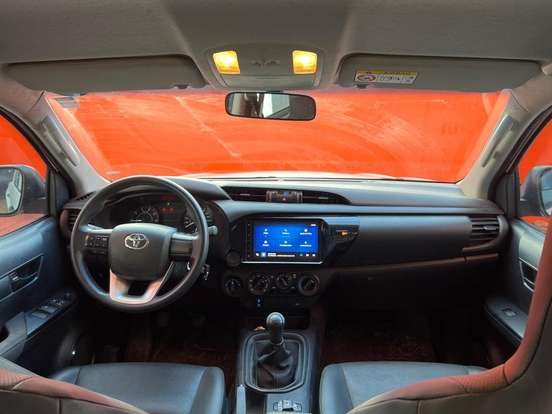 TOYOTA-HILUX-2024