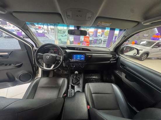 TOYOTA-HILUX-2024