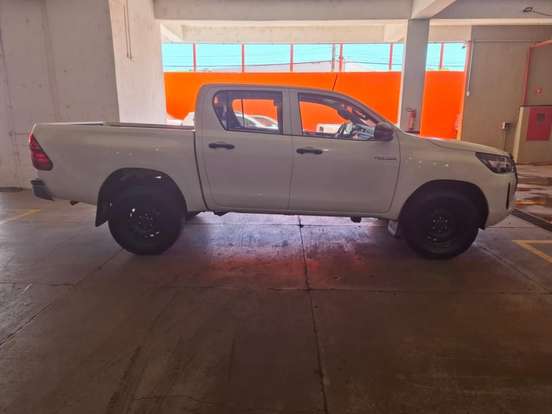 TOYOTA-HILUX-2.8 D-4D TURBO DIESEL CD POWER PACK 4X4 AUTOMÁTICO TOYOTA-HILUX-2024