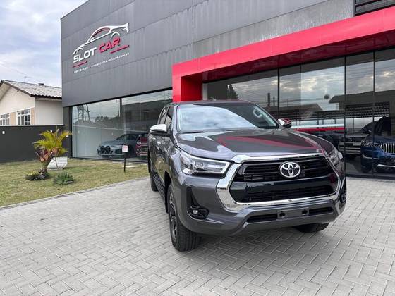 TOYOTA HILUX 2.8 D-4D TURBO DIESEL CD POWER PACK 4X4 AUTOMÁTICO