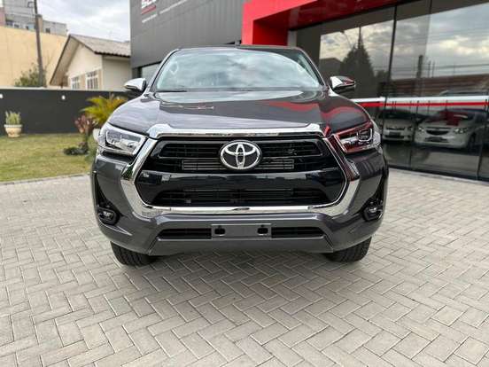 TOYOTA-HILUX-2025