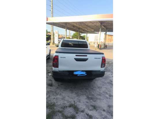 TOYOTA-HILUX-2023
