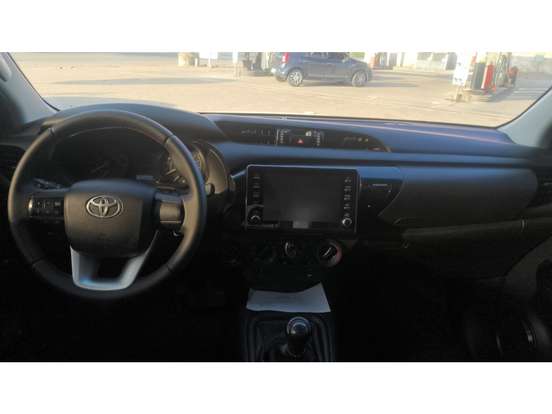 TOYOTA-HILUX-2.8 D-4D TURBO DIESEL CD POWER PACK 4X4 MANUAL TOYOTA-HILUX-2023