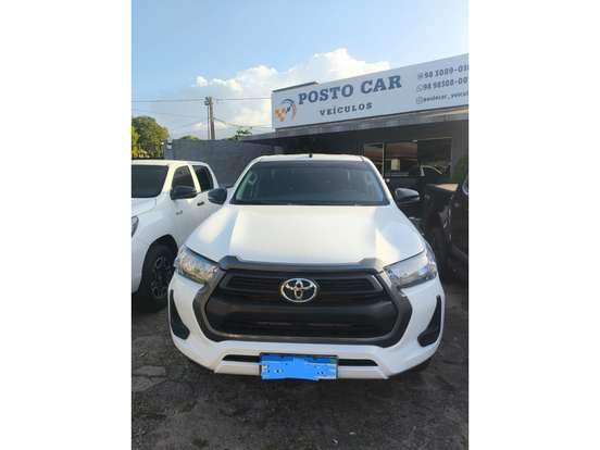 TOYOTA-HILUX-2022