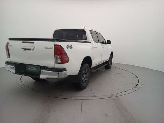 TOYOTA-HILUX-2.8 D-4D TURBO DIESEL CD SR 4X4 AUTOMÁTICO TOYOTA-HILUX-2023