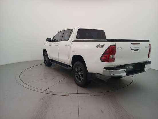 TOYOTA-HILUX-2023