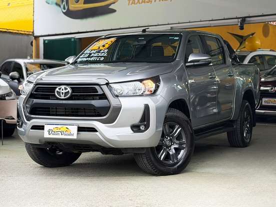TOYOTA-HILUX-2.8 D-4D TURBO DIESEL CD SR 4X4 AUTOMÁTICO TOYOTA-HILUX-2023