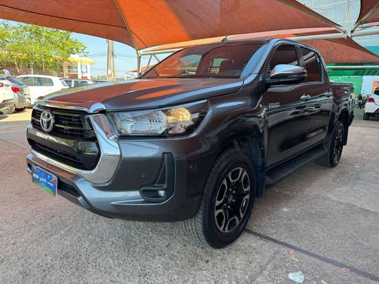 TOYOTA-HILUX-2022