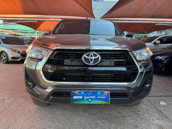 TOYOTA-HILUX-2022