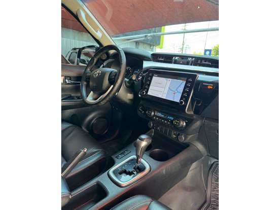 TOYOTA-HILUX-2.8 D-4D TURBO DIESEL CD SRV 4X4 AUTOMÁTICO TOYOTA-HILUX-2022