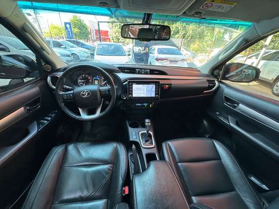TOYOTA-HILUX-2022