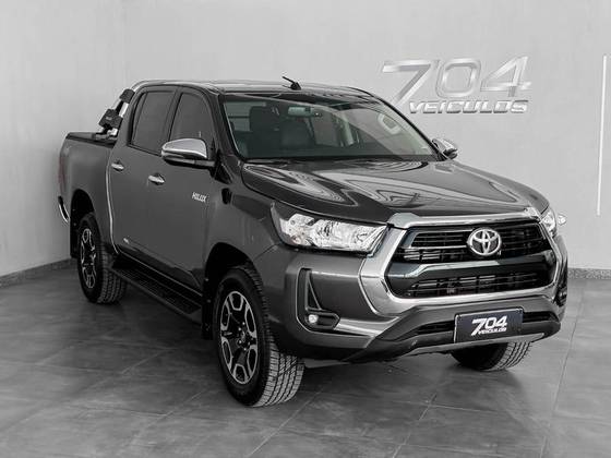 TOYOTA HILUX 2.8 D-4D TURBO DIESEL CD SRV 4X4 AUTOMÁTICO