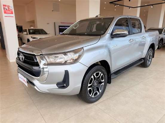TOYOTA-HILUX-2023