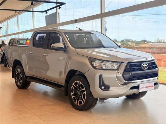 TOYOTA-HILUX-2023