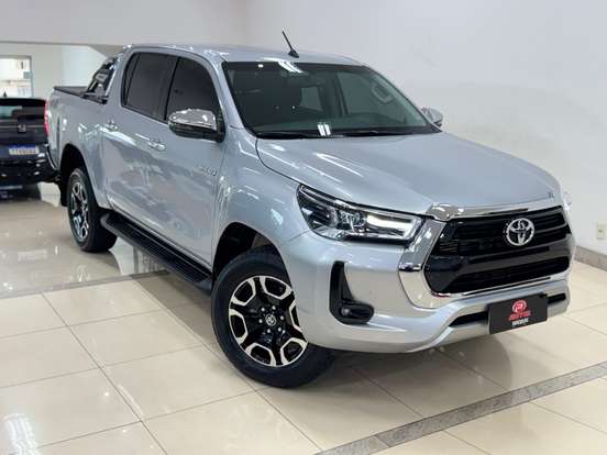 TOYOTA-HILUX-2025