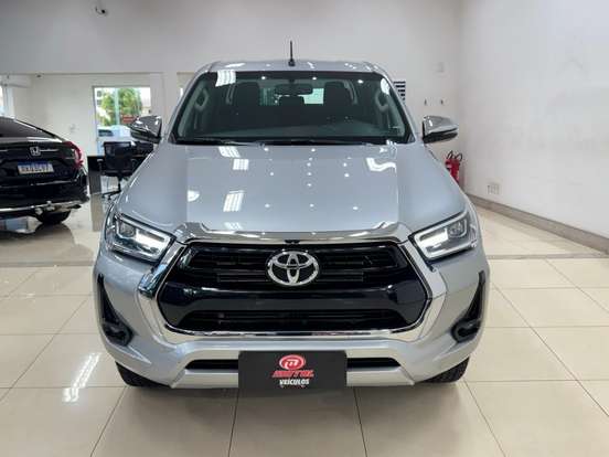 TOYOTA-HILUX-2.8 D-4D TURBO DIESEL CD SRV 4X4 AUTOMÁTICO TOYOTA-HILUX-2025
