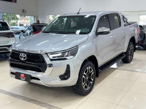 TOYOTA-HILUX-2.8 D-4D TURBO DIESEL CD SRV 4X4 AUTOMÁTICO TOYOTA-HILUX-2025
