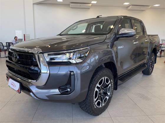 TOYOTA HILUX 2.8 D-4D TURBO DIESEL CD SRX 4X4 AUTOMÁTICO