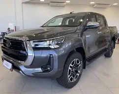 TOYOTA HILUX 2.8 D-4D TURBO DIESEL CD SRX 4X4 AUTOMÁTICO TOYOTA HILUX 2.8 D-4D TURBO DIESEL CD SRX 4X4 AUTOMÁTICO