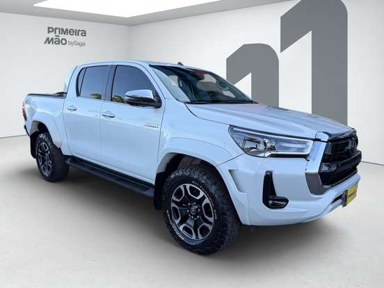TOYOTA-HILUX-2.8 D-4D TURBO DIESEL CD SRX 4X4 AUTOMÁTICO TOYOTA-HILUX-2025