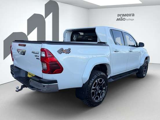 TOYOTA-HILUX-2025